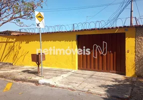 Foto 1 de Casa com 3 Quartos para alugar, 54m² em Milionários, Belo Horizonte