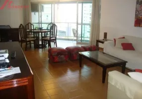 Foto 1 de Apartamento com 4 Quartos à venda, 120m² em Centro, Guarujá