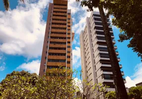 Foto 1 de Apartamento com 3 Quartos à venda, 164m² em Derby, Recife