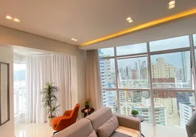 Foto 1 de Apartamento com 3 Quartos à venda, 130m² em Centro, Balneário Camboriú