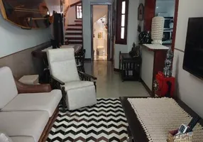 Foto 1 de Sobrado com 3 Quartos à venda, 175m² em Hípica, Porto Alegre