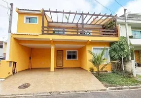 Foto 1 de Casa de Condomínio com 4 Quartos à venda, 220m² em Fazendinha, Curitiba