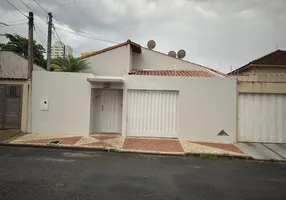 Foto 1 de Casa com 3 Quartos à venda, 300m² em Cazeca, Uberlândia