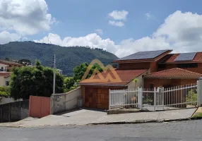 Foto 1 de Sobrado com 3 Quartos à venda, 377m² em Da Saude, Poços de Caldas