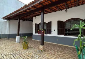Foto 1 de Imóvel Comercial com 6 Quartos para venda ou aluguel, 223m² em Centro, Caraguatatuba