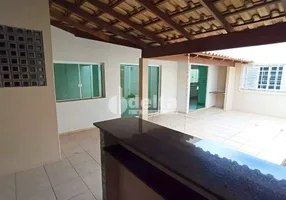 Foto 1 de Casa com 3 Quartos à venda, 200m² em Nossa Senhora Aparecida, Uberlândia