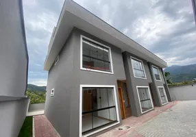 Foto 1 de Casa de Condomínio com 3 Quartos à venda, 105m² em Barroso, Teresópolis