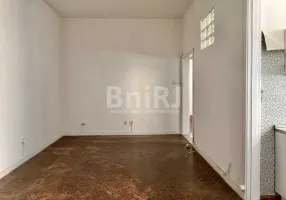 Foto 1 de Apartamento com 1 Quarto à venda, 37m² em Catete, Rio de Janeiro