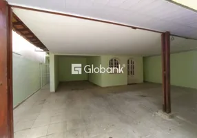 Foto 1 de Casa com 3 Quartos à venda, 218m² em Melo, Montes Claros