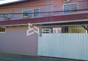 Foto 1 de Casa com 2 Quartos à venda, 125m² em Água Verde, Blumenau