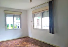 Foto 1 de Kitnet com 1 Quarto à venda, 40m² em Passo da Areia, Porto Alegre