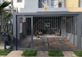 Foto 1 de Sobrado com 3 Quartos à venda, 140m² em Hípica, Porto Alegre