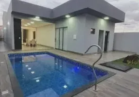 Foto 1 de Casa com 2 Quartos à venda, 75m² em Água Verde, Curitiba