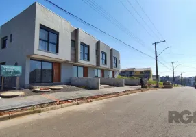 Foto 1 de Sobrado com 2 Quartos à venda, 77m² em Mário Quintana, Porto Alegre