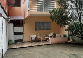 Foto 1 de Sobrado com 2 Quartos para alugar, 90m² em Centro, Santo Antônio do Pinhal