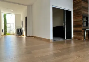 Foto 1 de Casa com 3 Quartos à venda, 100m² em Novo Mundo, Uberlândia