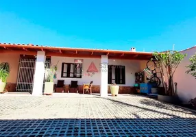 Foto 1 de Casa com 3 Quartos à venda, 260m² em Praia Das Palmeiras, Caraguatatuba