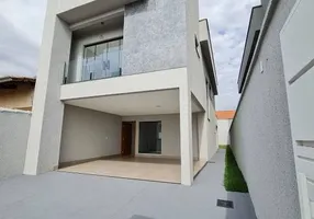 Foto 1 de Casa com 3 Quartos à venda, 95m² em Steffen, Brusque