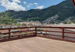 Foto 1 de Casa com 3 Quartos para alugar, 150m² em Mosela, Petrópolis