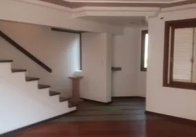 Foto 1 de Sobrado com 3 Quartos à venda, 169m² em Chácara das Pedras, Porto Alegre