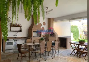 Foto 1 de Casa com 3 Quartos para alugar, 380m² em Loteamento Villa Branca, Jacareí