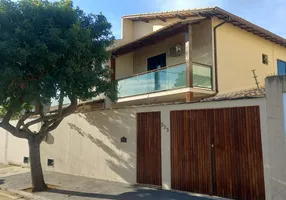 Foto 1 de Casa com 3 Quartos à venda, 131m² em Vale das Palmeiras, Macaé