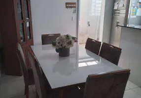 Foto 1 de Casa com 2 Quartos à venda, 240m² em Centro, Botucatu