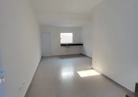 Foto 1 de Casa de Condomínio com 2 Quartos à venda, 52m² em Maracanã, Praia Grande