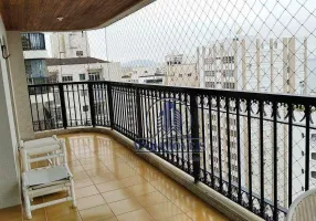 Foto 1 de Apartamento com 3 Quartos à venda, 180m² em Pitangueiras, Guarujá