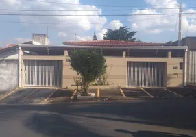 Foto 1 de Casa com 4 Quartos à venda, 330m² em Parque São Quirino, Campinas