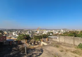 Foto 1 de Lote/Terreno à venda, 484m² em Sao Sebastiao, Divinópolis