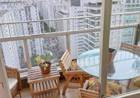 Foto 1 de Apartamento com 3 Quartos à venda, 140m² em Praia das Pitangueiras, Guarujá