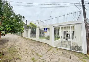 Foto 1 de Casa com 4 Quartos para alugar, 184m² em Medianeira, Porto Alegre