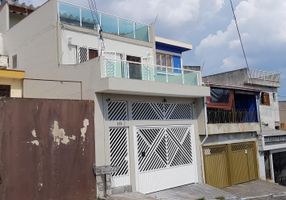 Foto 1 de Sobrado com 4 Quartos à venda, 240m² em Vila Sacadura Cabral, Santo André