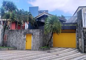 Foto 1 de Casa com 4 Quartos para venda ou aluguel, 490m² em Itaigara, Salvador