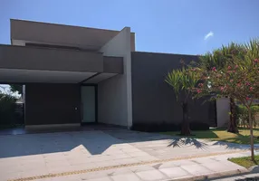 Foto 1 de Casa de Condomínio com 3 Quartos à venda, 203m² em Residencial Goiânia Golfe Clube, Goiânia