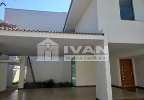 Foto 1 de Sobrado com 4 Quartos à venda, 411m² em Morada da Colina, Uberlândia