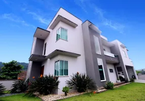 Foto 1 de Casa com 4 Quartos à venda, 270m² em Estrada Nova, Jaraguá do Sul
