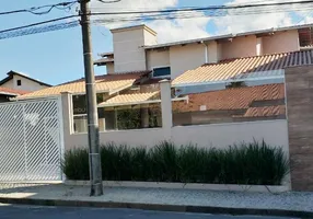 Foto 1 de Sobrado com 4 Quartos à venda, 249m² em Iririú, Joinville