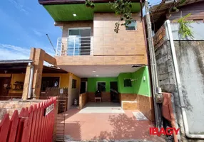 Foto 1 de Casa com 2 Quartos para alugar, 61m² em Campeche, Florianópolis