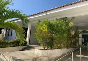 Foto 1 de Casa com 4 Quartos à venda, 380m² em Candelária, Natal