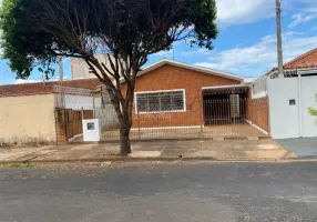 Foto 1 de Casa com 3 Quartos para venda ou aluguel, 99m² em Jardim das Estações - Vila Xavier, Araraquara