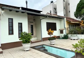 Foto 1 de Casa com 2 Quartos para alugar, 275m² em Passo da Areia, Porto Alegre