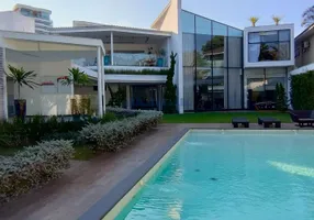 Foto 1 de Casa de Condomínio com 4 Quartos à venda, 980m² em Barra da Tijuca, Rio de Janeiro