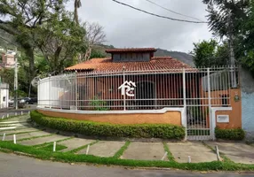 Foto 1 de Casa com 4 Quartos à venda, 250m² em Charitas, Niterói