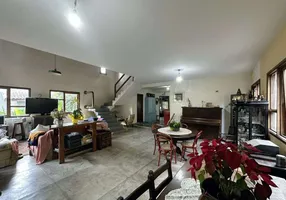Foto 1 de Casa com 4 Quartos à venda, 303m² em Vila Diva, Carapicuíba