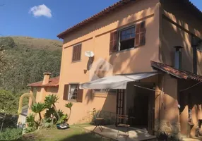 Foto 1 de Casa com 4 Quartos à venda, 200m² em Retiro, Petrópolis