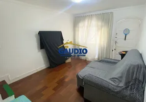 Foto 1 de Casa com 2 Quartos à venda, 90m² em Jardim Henriqueta, Taboão da Serra