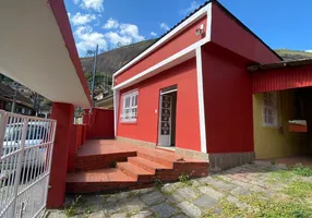 Foto 1 de Casa com 4 Quartos para alugar, 60m² em Itamarati, Petrópolis