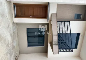 Foto 1 de Sobrado com 2 Quartos à venda, 70m² em Uvaranas, Ponta Grossa